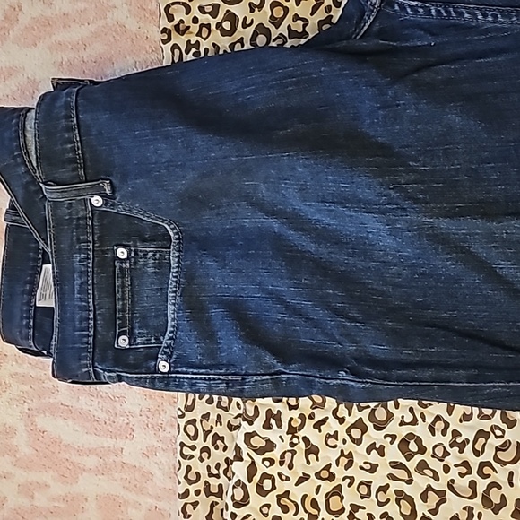 Levis - Picture 5 of 5